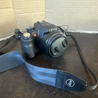 Leica V-LUX 2 image