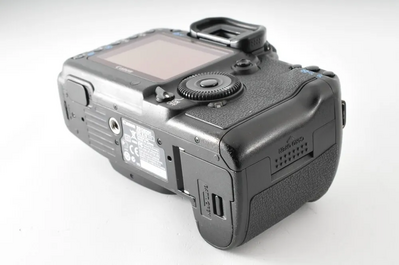 Canon EOS Kiss M2 Image