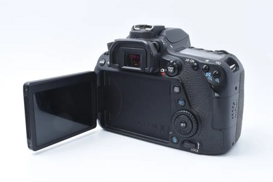 Canon 80D Image