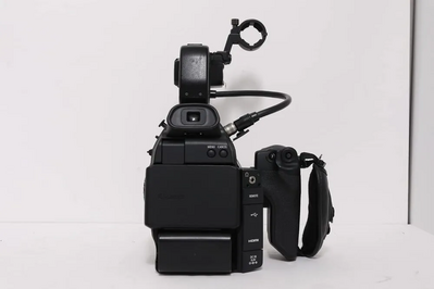 Canon EOS C100 Cinema EOS  with Dual Pixel CMOS AF - Body Only Image