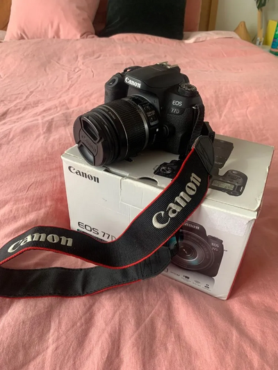 Canon EOS 77D Image
