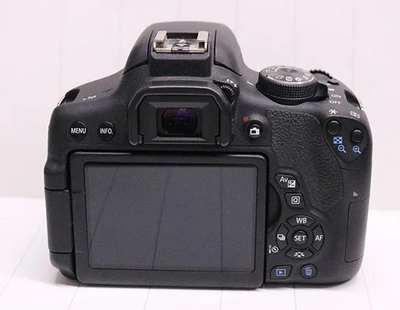 Canon Kiss X8 Image