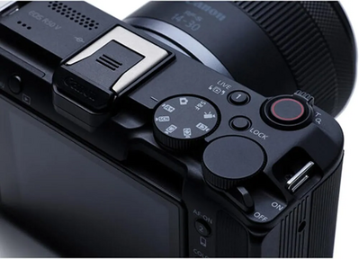 Canon R50 V Image