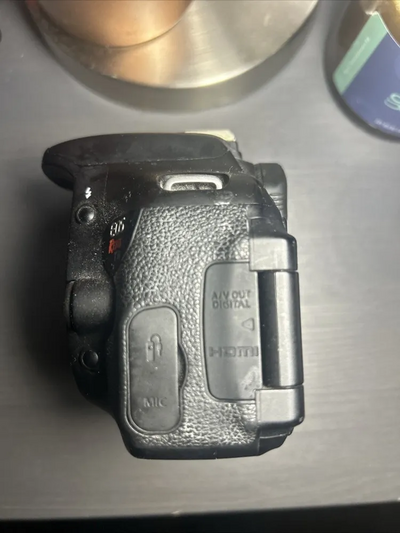 Canon EOS Rebel T3I Image