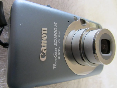 Canon PowerShot SD1200IS Image