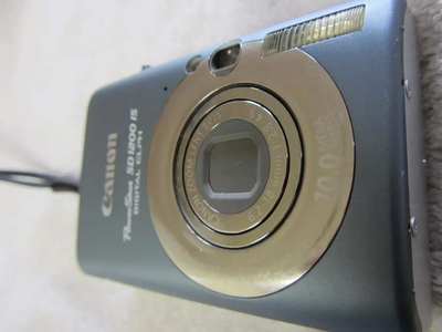 Canon PowerShot SD1200IS Image