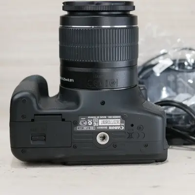 Canon PowerShot ELPH 180 Image