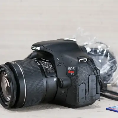 Canon PowerShot ELPH 180 Image