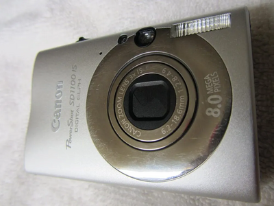 Canon PowerShot SD1100IS Image