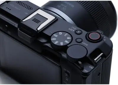 Canon R50 V Image