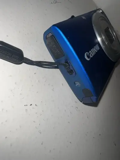 Canon A4000 IS Image