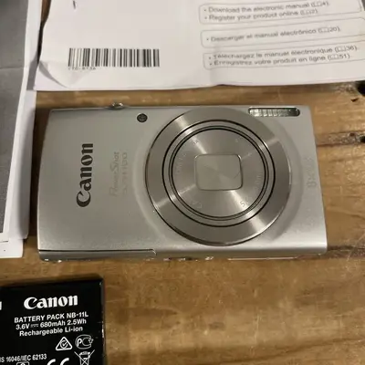 Canon PowerShot ELPH 180 Image