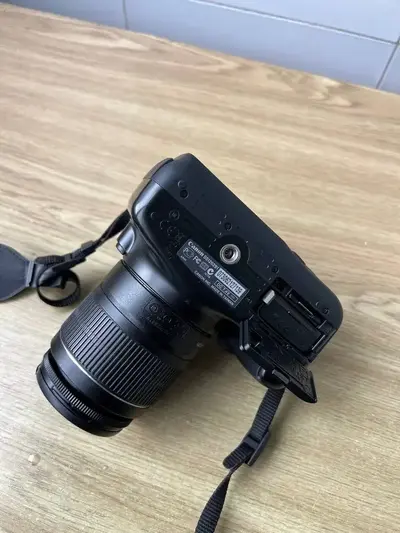 Canon Eos 1100d Image