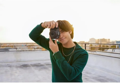 Canon EOS R8 Content Creator Kit Image