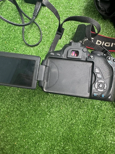 Canon T5I Image