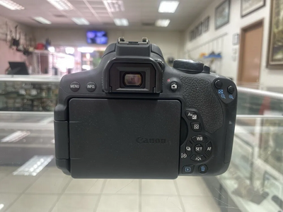 Canon EOS Rebel T6i Image