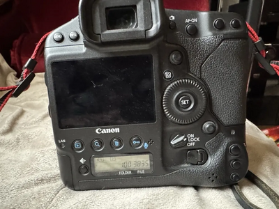 Canon EOS 1DC Image