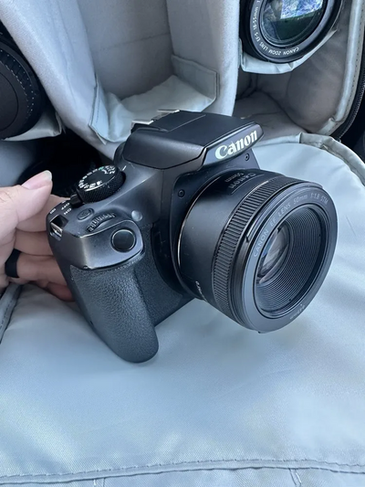 Canon EOS 1300D Image