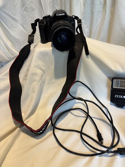 Canon Digital Rebel XTi Image