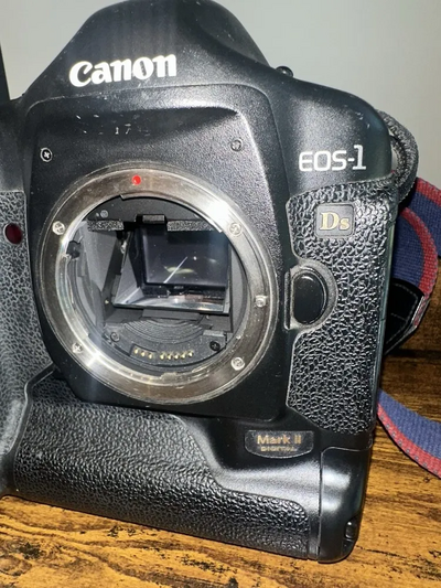Canon 1Ds Mark II Image