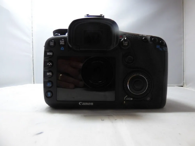 Canon EOS 7D Mark II Image