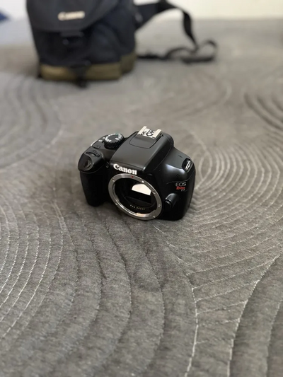 Canon EOS Rebel T3 Image