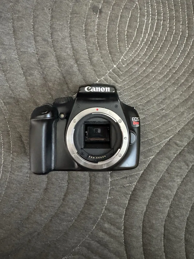 Canon EOS Rebel T3 Image