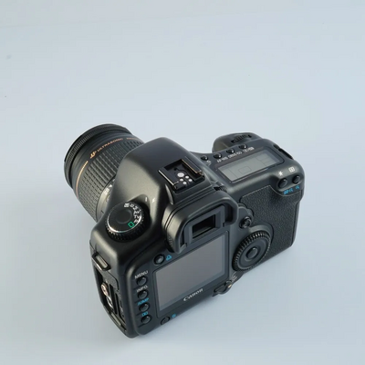 Canon EOS 5D Mark IV + 28-80mm f/3.5-5.6 IV USM + Speedlite 300EZ Image