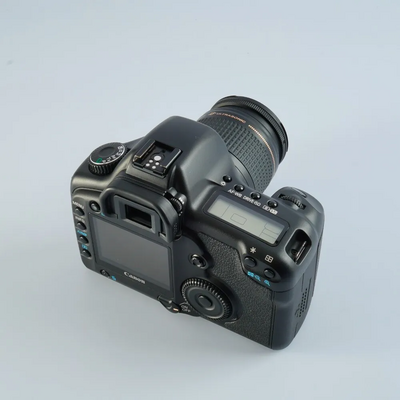 Canon EOS 5D Mark IV + 28-80mm f/3.5-5.6 IV USM + Speedlite 300EZ Image