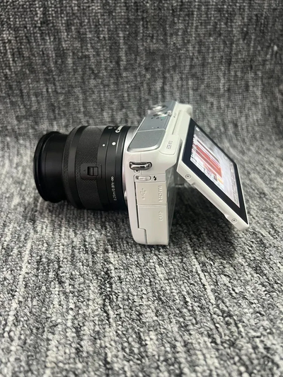 Canon EOS M10 Image