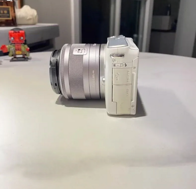 Canon EOS M10 Image