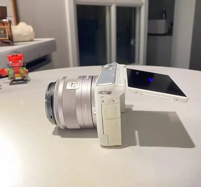 Canon EOS M10 Image