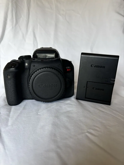 Canon EOS Rebel T7i Image