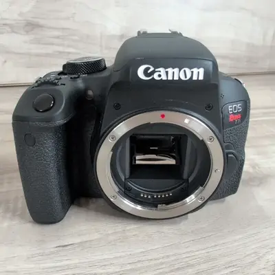 Canon EOS Rebel T7i Image