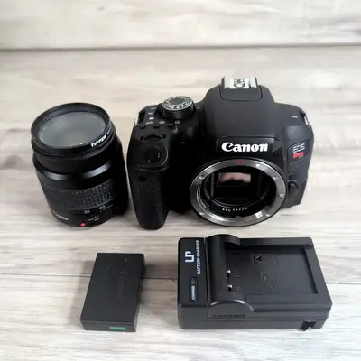 Canon EOS Rebel T7i Image