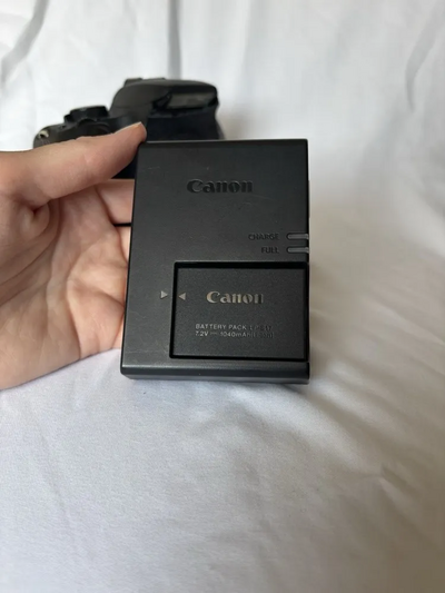 Canon EOS Rebel T7i Image