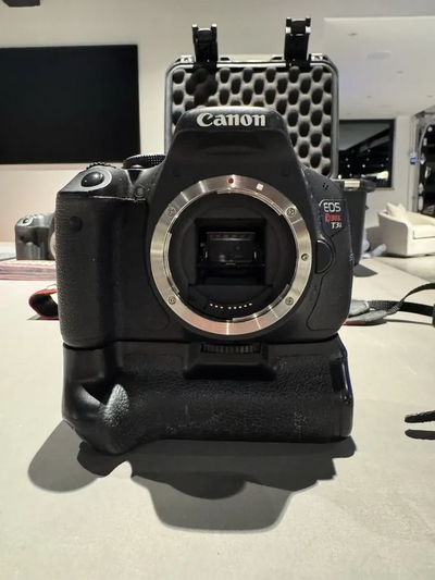 Canon Eos rebel t3i Image