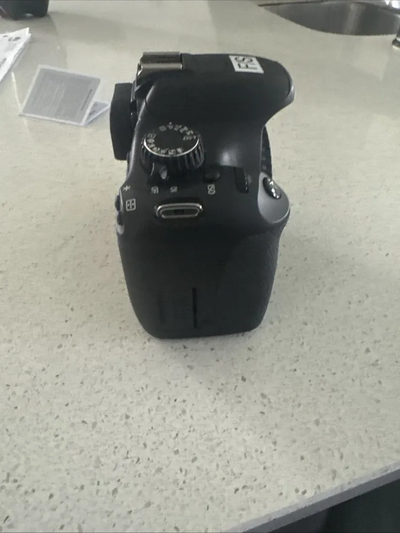 Canon EOS Rebel T2i Image