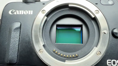 Canon Eos m2 Image