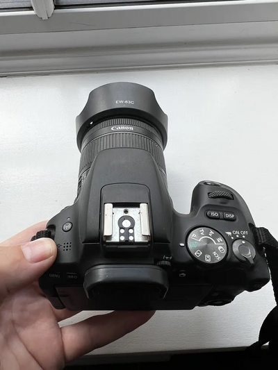 Canon EOS 200D Image