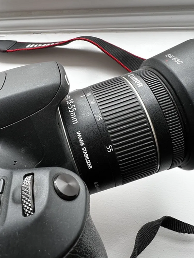 Canon EOS 200D Image