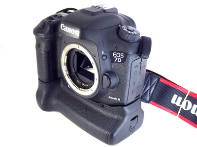 Canon Eos 7d mark ii bg-e16 battery grip set Image