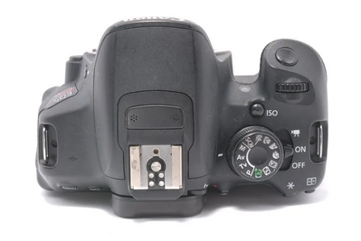 Canon Kiss X7i Image