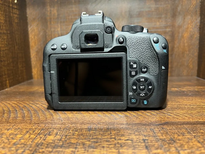 Canon Eos rebel t7i Image