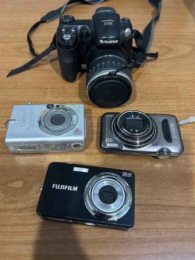 Fujifilm LOT OF 4 Image