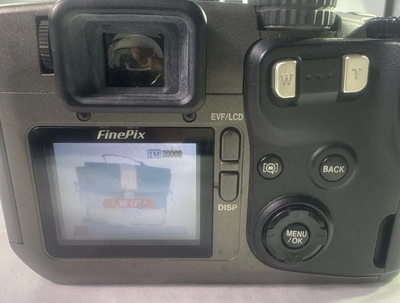 Fujifilm FinePix S602 Zoom Image