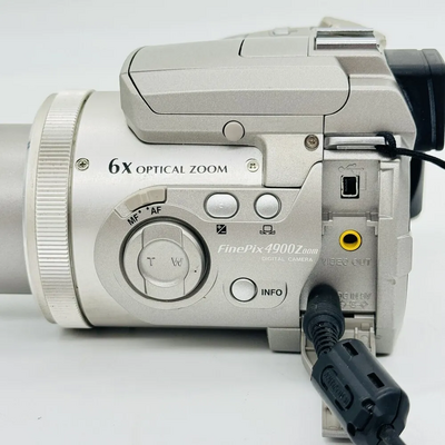 Fujifilm FinePix 4900 Zoom Image