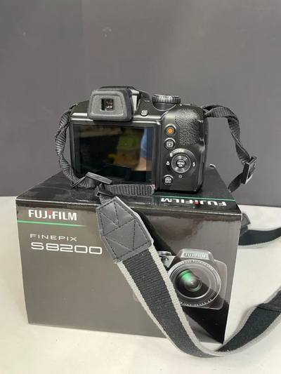 Fujifilm S8200 Image
