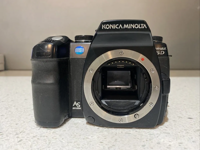 Konica Minolta Dynax 5D SLR Image