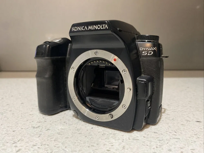 Konica Minolta Dynax 5D SLR Image